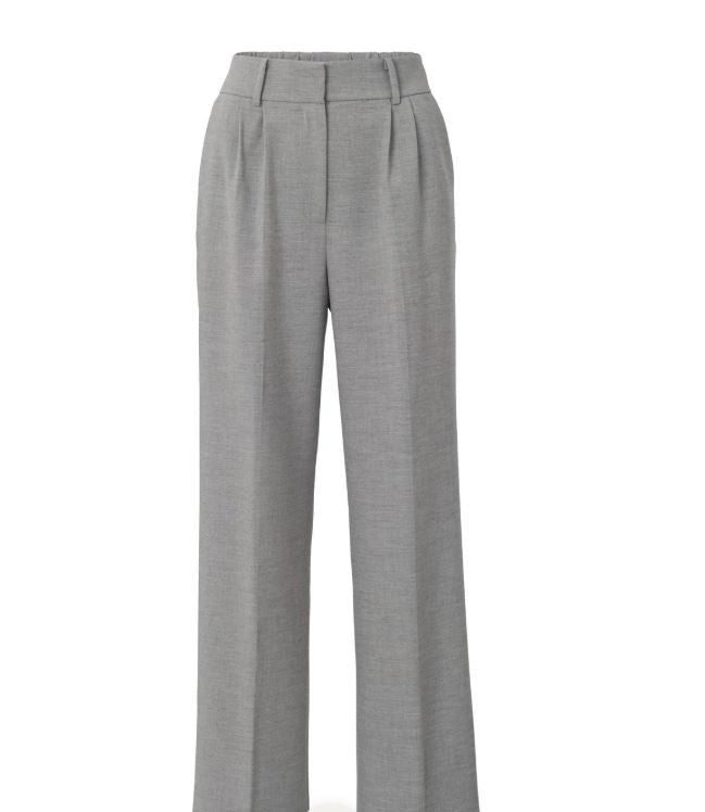 Gewebte Hose mit weitem Bein, Taschen und Plisseedetails